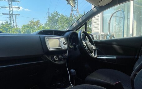 Toyota Vitz, 2015 год, 860 000 рублей, 13 фотография