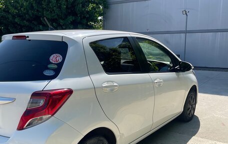 Toyota Vitz, 2015 год, 860 000 рублей, 4 фотография