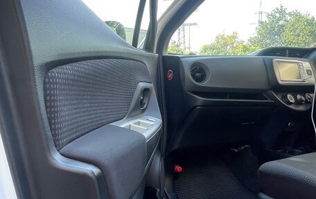 Toyota Vitz, 2015 год, 860 000 рублей, 8 фотография