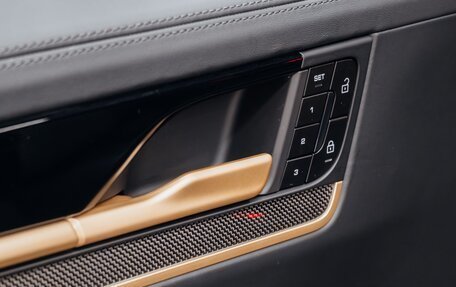 Porsche Cayenne III, 2025 год, 25 000 000 рублей, 15 фотография
