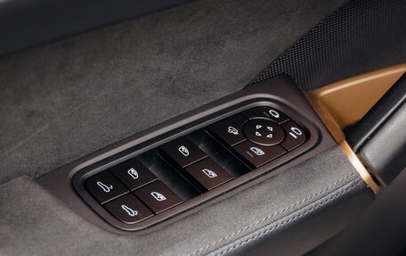 Porsche Cayenne III, 2025 год, 25 000 000 рублей, 16 фотография