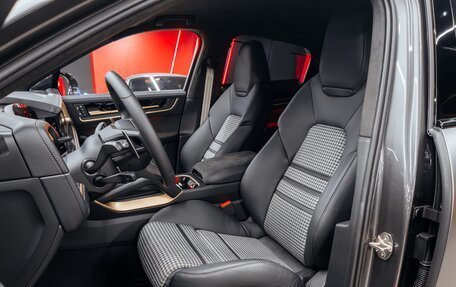 Porsche Cayenne III, 2025 год, 25 000 000 рублей, 18 фотография