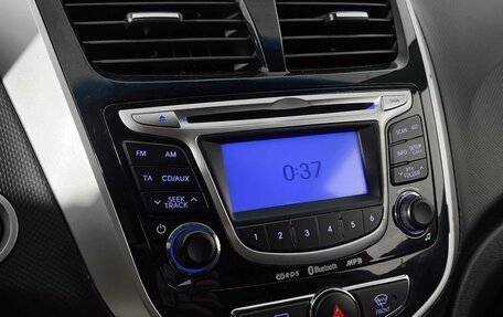 Hyundai Solaris II рестайлинг, 2011 год, 900 000 рублей, 18 фотография