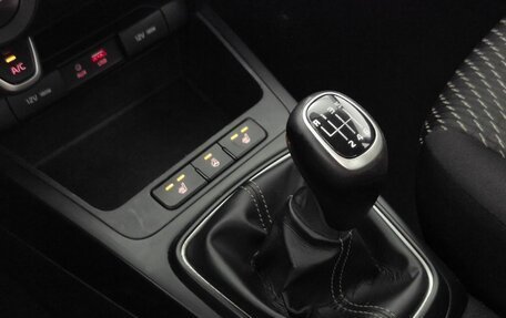 KIA Rio IV, 2018 год, 1 040 000 рублей, 18 фотография