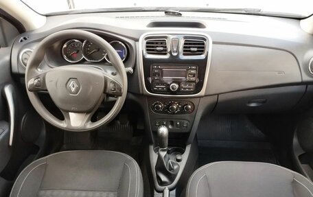 Renault Logan II, 2017 год, 850 000 рублей, 9 фотография