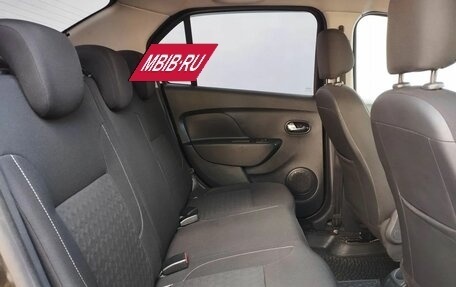 Renault Logan II, 2017 год, 850 000 рублей, 11 фотография
