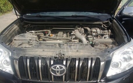 Toyota Land Cruiser Prado 150 рестайлинг 2, 2010 год, 2 000 000 рублей, 11 фотография