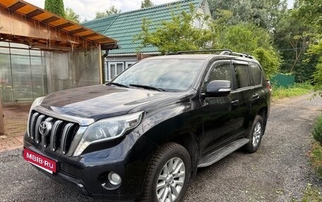 Toyota Land Cruiser 200, 2017 год, 3 500 000 рублей, 2 фотография