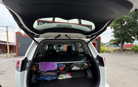 Toyota RAV4, 2018 год, 2 700 000 рублей, 13 фотография
