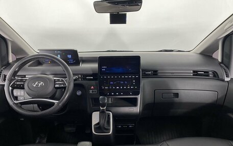 Hyundai Staria, 2021 год, 4 150 000 рублей, 17 фотография