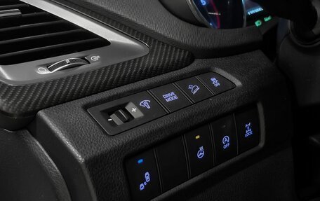 Hyundai Santa Fe III рестайлинг, 2017 год, 2 280 000 рублей, 15 фотография