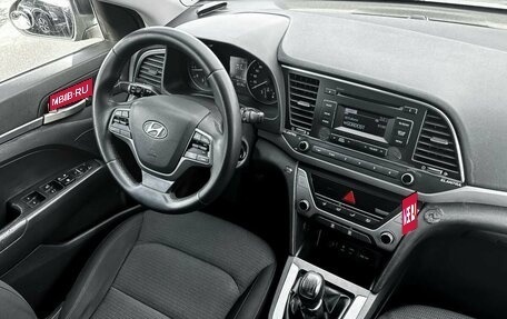 Hyundai Elantra VI рестайлинг, 2018 год, 940 000 рублей, 9 фотография