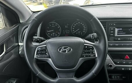 Hyundai Elantra VI рестайлинг, 2018 год, 940 000 рублей, 12 фотография
