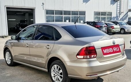 Volkswagen Polo VI (EU Market), 2015 год, 938 000 рублей, 3 фотография