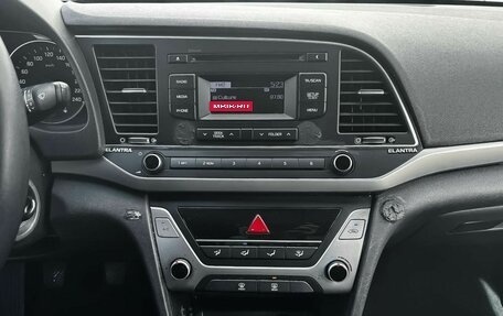 Hyundai Elantra VI рестайлинг, 2018 год, 940 000 рублей, 14 фотография