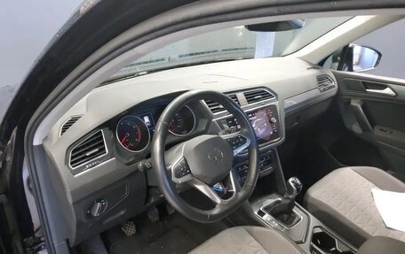 Volkswagen Tiguan II, 2022 год, 2 092 000 рублей, 6 фотография