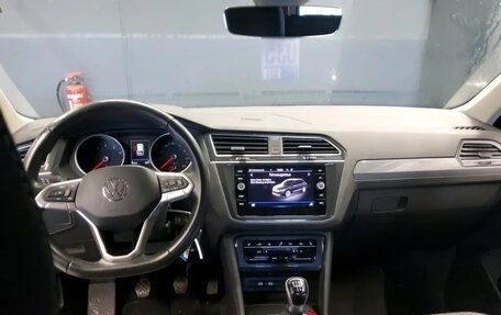 Volkswagen Tiguan II, 2022 год, 2 092 000 рублей, 9 фотография