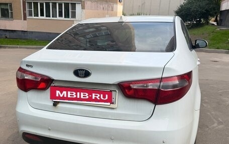 KIA Rio III рестайлинг, 2013 год, 750 000 рублей, 2 фотография