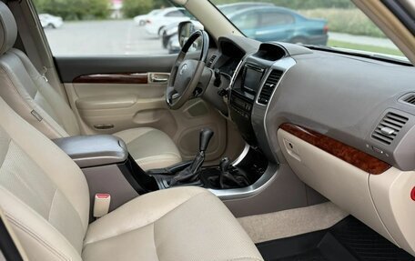 Toyota Land Cruiser Prado 120 рестайлинг, 2004 год, 2 050 000 рублей, 9 фотография