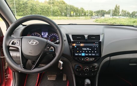 Hyundai Solaris II рестайлинг, 2015 год, 890 000 рублей, 13 фотография
