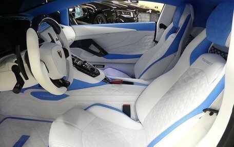 Lamborghini Aventador I рестайлинг, 2021 год, 44 000 000 рублей, 4 фотография