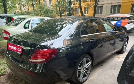 Mercedes-Benz E-Класс, 2018 год, 2 450 000 рублей, 4 фотография