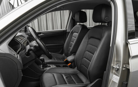 Volkswagen Tiguan II, 2018 год, 2 440 000 рублей, 9 фотография