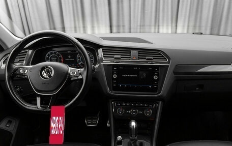 Volkswagen Tiguan II, 2018 год, 2 440 000 рублей, 8 фотография