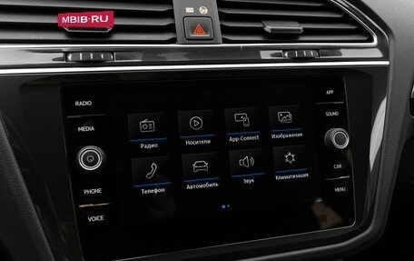 Volkswagen Tiguan II, 2018 год, 2 440 000 рублей, 19 фотография