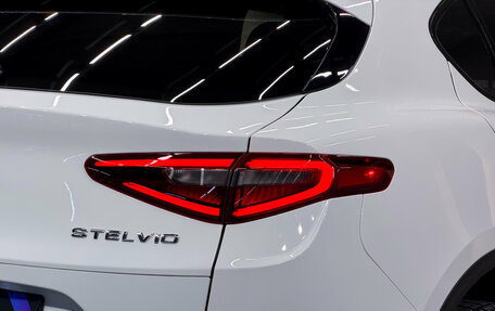 Alfa Romeo Stelvio, 2017 год, 2 950 000 рублей, 22 фотография