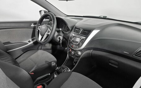 Hyundai Solaris II рестайлинг, 2012 год, 670 000 рублей, 19 фотография