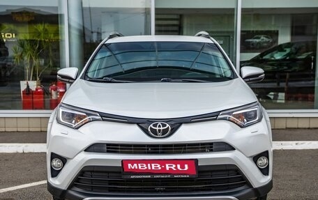 Toyota RAV4, 2019 год, 2 468 000 рублей, 2 фотография