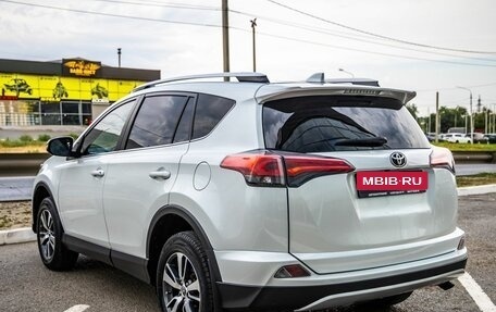 Toyota RAV4, 2019 год, 2 468 000 рублей, 5 фотография