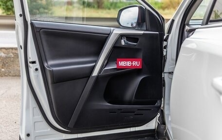 Toyota RAV4, 2019 год, 2 468 000 рублей, 31 фотография