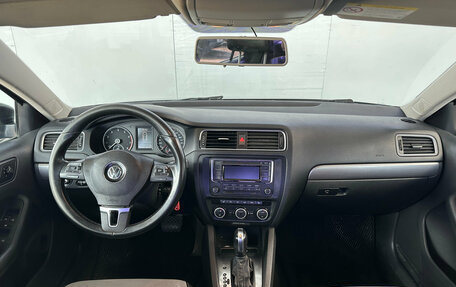 Volkswagen Jetta VI, 2013 год, 970 000 рублей, 14 фотография