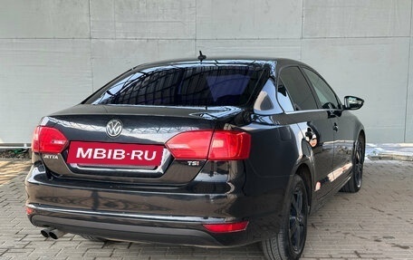 Volkswagen Jetta VI, 2013 год, 970 000 рублей, 7 фотография