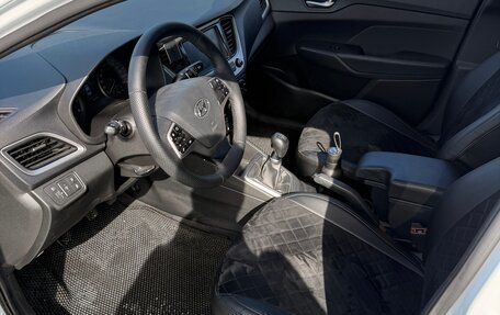 Hyundai Solaris II рестайлинг, 2017 год, 1 050 000 рублей, 7 фотография