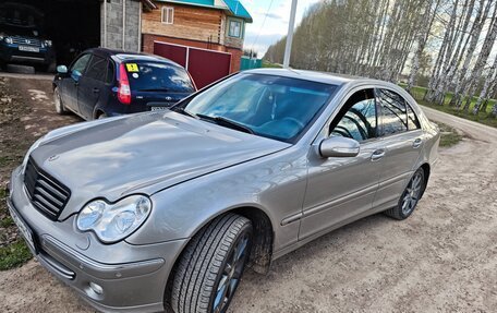 Mercedes-Benz C-Класс, 2006 год, 435 000 рублей, 1 фотография