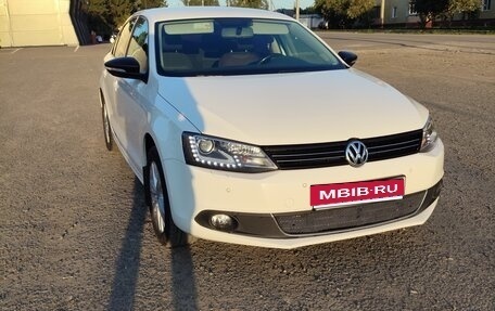 Volkswagen Jetta VI, 2014 год, 1 080 000 рублей, 1 фотография