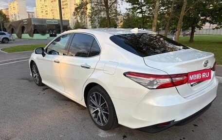 Toyota Camry, 2018 год, 2 380 000 рублей, 3 фотография
