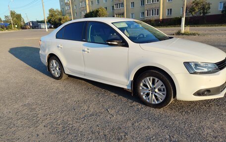 Volkswagen Jetta VI, 2014 год, 1 080 000 рублей, 3 фотография