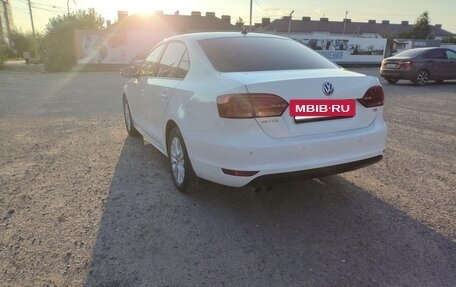 Volkswagen Jetta VI, 2014 год, 1 080 000 рублей, 4 фотография