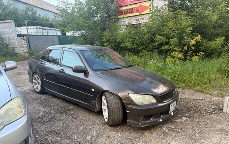 Toyota Altezza, 2001 год, 590 000 рублей, 2 фотография