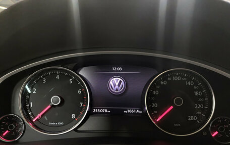 Volkswagen Touareg III, 2010 год, 1 999 000 рублей, 13 фотография