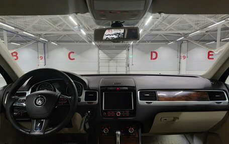 Volkswagen Touareg III, 2010 год, 1 999 000 рублей, 14 фотография