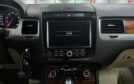Volkswagen Touareg III, 2010 год, 1 999 000 рублей, 15 фотография