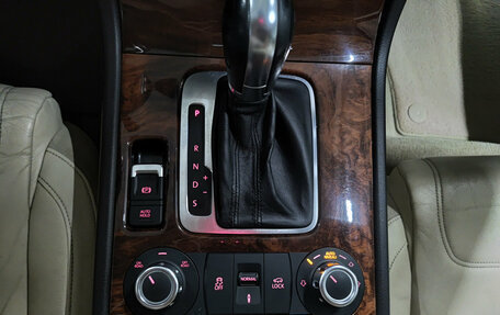 Volkswagen Touareg III, 2010 год, 1 999 000 рублей, 23 фотография