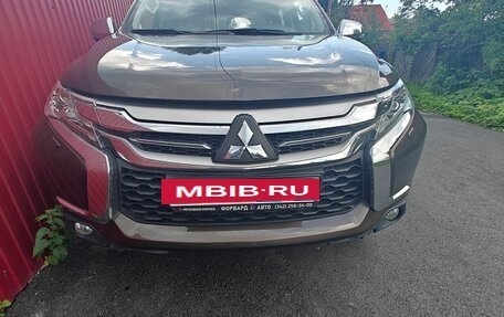 Mitsubishi Pajero Sport III рестайлинг, 2017 год, 2 600 000 рублей, 2 фотография