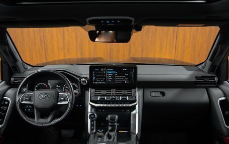 Toyota Land Cruiser, 2022 год, 11 900 000 рублей, 16 фотография