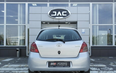 Toyota Yaris III рестайлинг, 2008 год, 470 000 рублей, 4 фотография